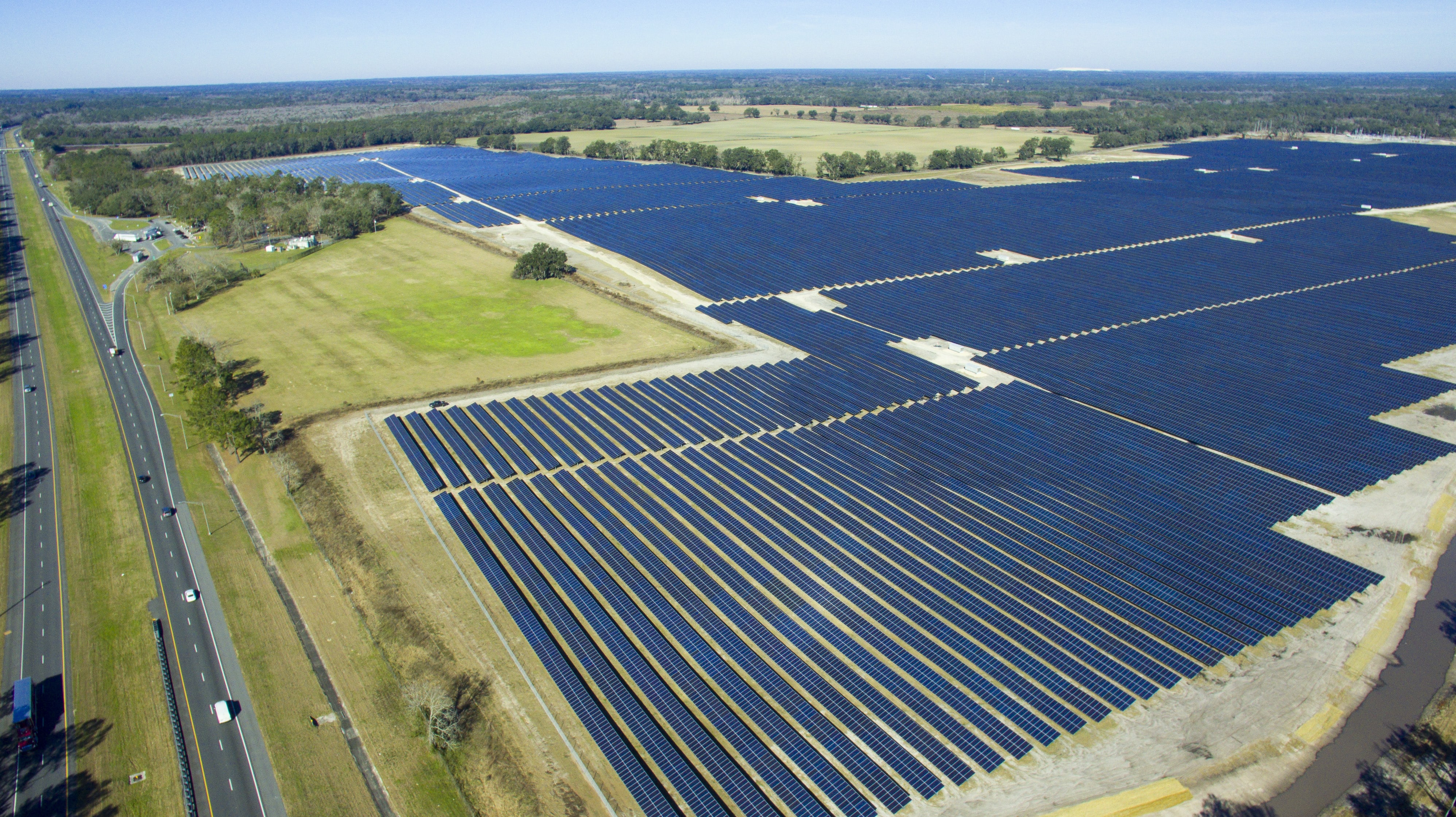 aerial photo of the Wellborn Sunshine Gateway Solar Energy Center in Florida aerial photo of the Wellborn Sunshine Gateway Solar Energy Center in Florida